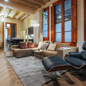 aviny-new-listing-spacious-loft-in-the-gothic-quarter.catalonia-hotels.com/